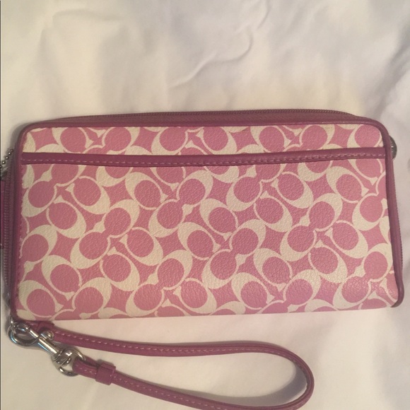 ❌SOLD❌Coach Chelsea Wallet/Wristlet💜 - Picture 2 of 5